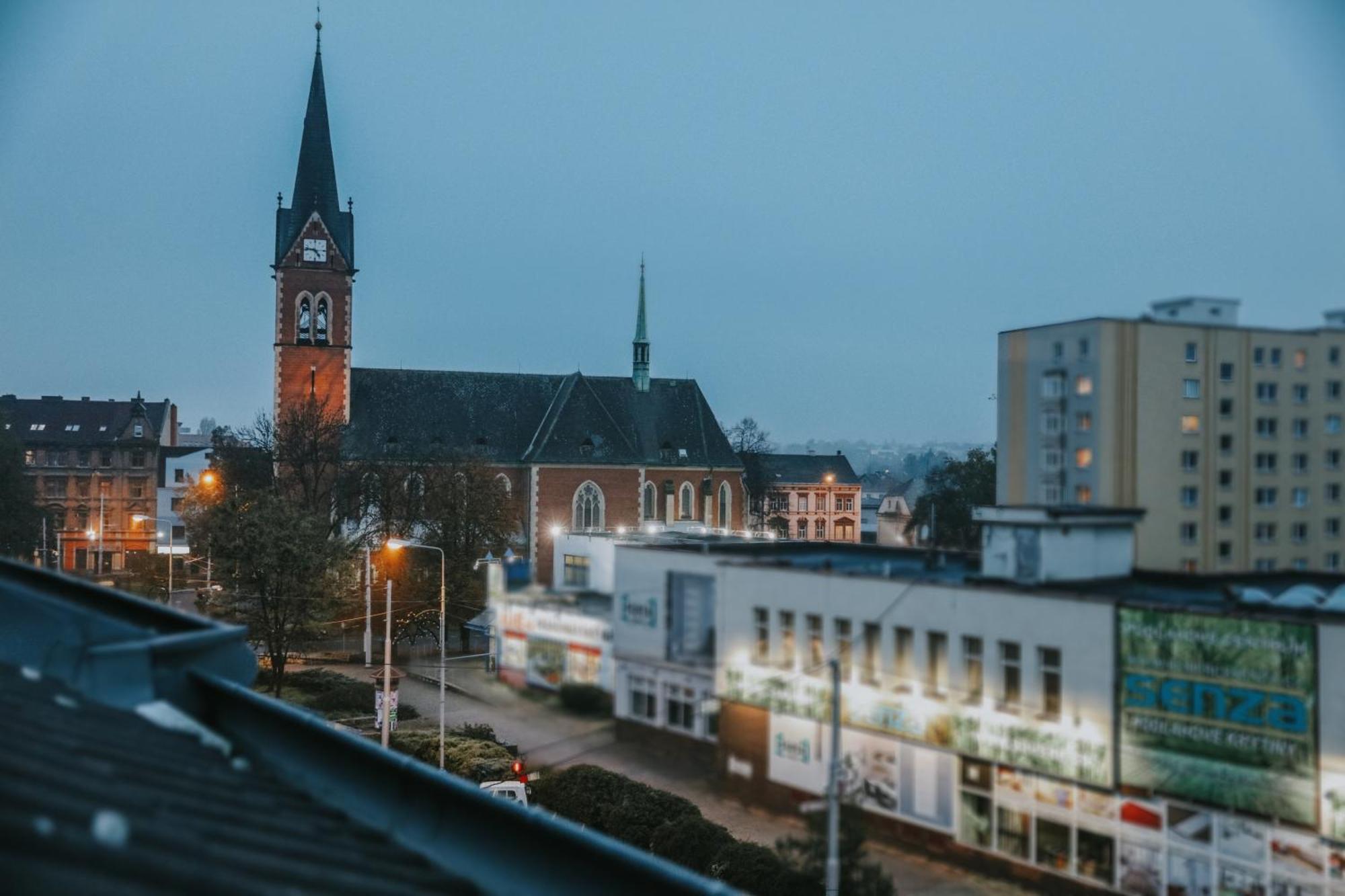Oasis Teplice Hotel Buitenkant foto
